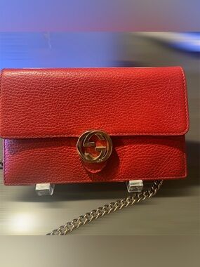 Gucci interlocking GG wallet on chain, Red